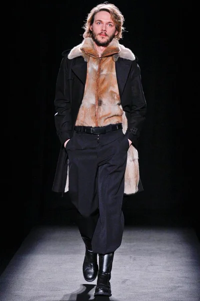 Look 8